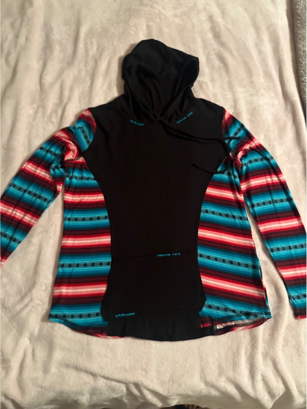 Panhandle Slim Women's Aztec Print Lightweight Hooded Long Sleeve Tee